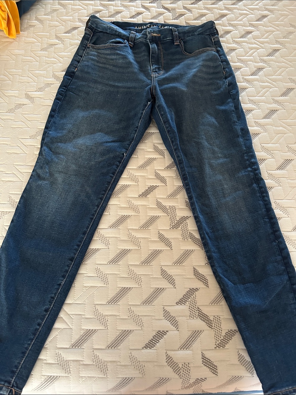 American Eagle Outfitters Women’s Mid/Dark Blue Skinny Jeans